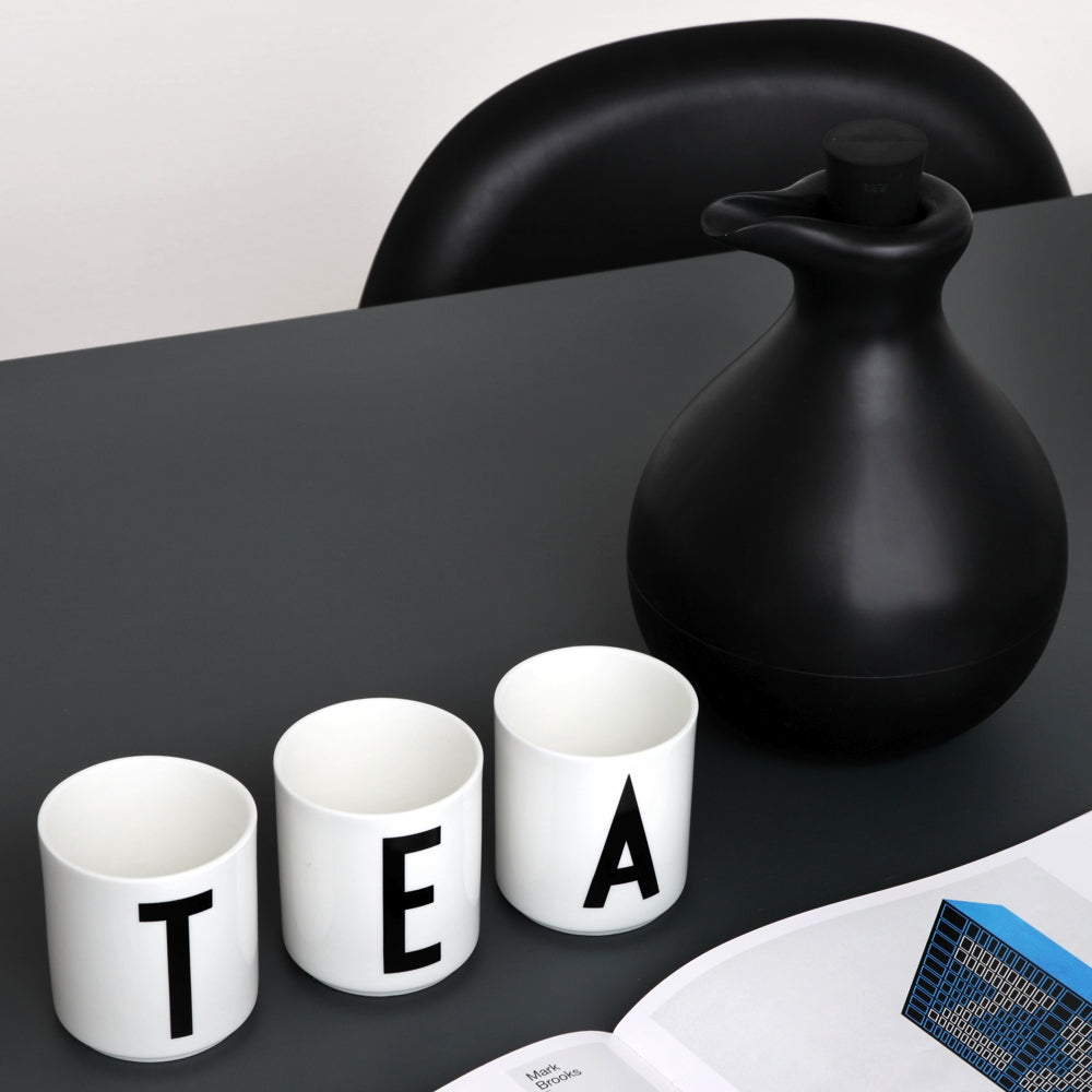 Tasse de lettres | Tasse à café et à thé | Typographie v. Arne Jacobsen | Lettres de conception